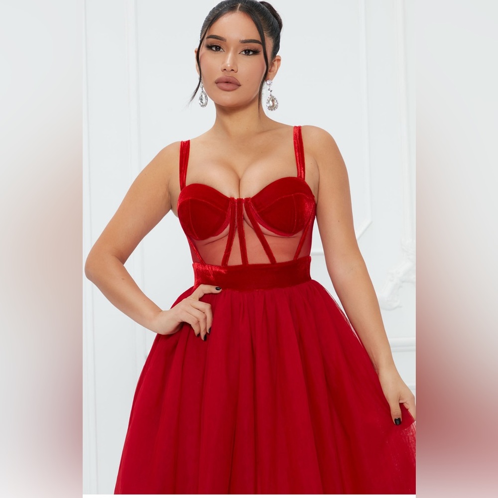 NWT Red Royal Fantasy Tulle Gown ❤️